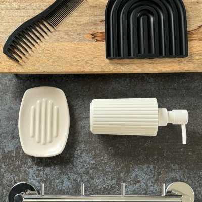 CROCHETS DE SALLE DE BAIN MULTIPLES EN ACIER INOXYDABLE – QUAND L’ÉLÉGANCE RENCONTRE LA FONCTIONNALITÉ